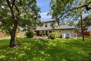 300 E Bluebonnet Ln, Johnson City, TX 78636 - Photo 34
