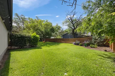 300 E Bluebonnet Lane, Johnson City, TX 78636 - Photo 26