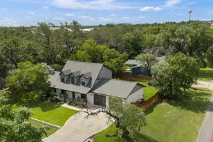 300 E Bluebonnet Ln, Johnson City, TX 78636 - Photo 38