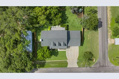 300 E Bluebonnet Lane, Johnson City, TX 78636 - Photo 30