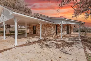 2569 Co Rd 443, Waelder, TX 78959 - Photo 4