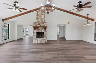 2569 Co Rd 443, Waelder, TX 78959 - Photo 6