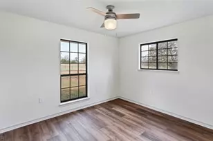 2569 Co Rd 443, Waelder, TX 78959 - Photo 24