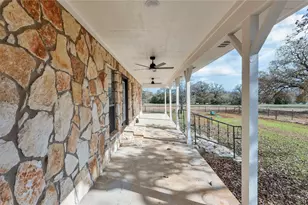 2569 Co Rd 443, Waelder, TX 78959 - Photo 32