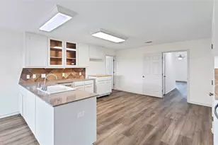 2569 Co Rd 443, Waelder, TX 78959 - Photo 16