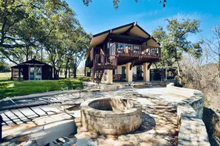 729 Nomad Dr, Spicewood, TX 78669 - Photo 1