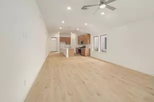 206 Melrose St, Hutto, TX 78634 - Photo 4