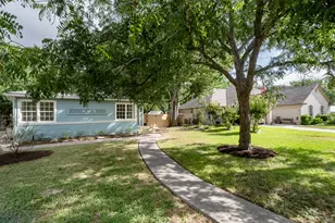805 Maple St, Lockhart, TX 78644 - Photo 1