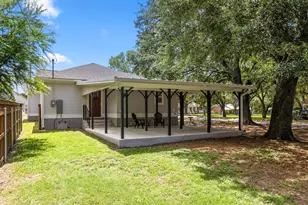 522 S Walnut Ave, Luling, TX 78648 - Photo 26