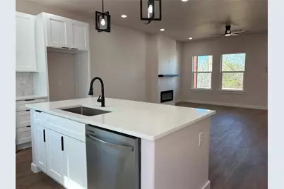 211 Big Bow, Smithville, TX 78957 - Photo 2