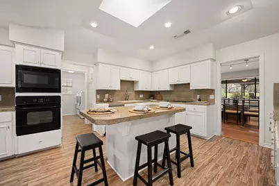 907 Vanguard Street, Lakeway, TX 78734 - Photo 16