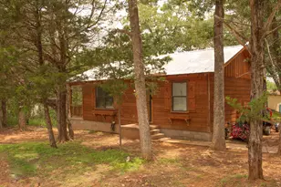 200 Arrowhead Dr, Smithville, TX 78957 - Photo 2