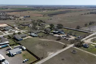 81 Family Cir, Hutto, TX 78634 - Photo 38