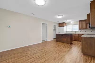 81 Family Circle, Hutto, TX 78634 - Photo 6