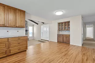 81 Family Cir, Hutto, TX 78634 - Photo 8