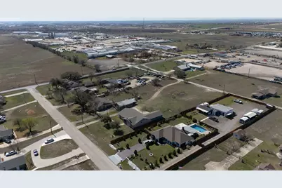 81 Family Circle, Hutto, TX 78634 - Photo 40