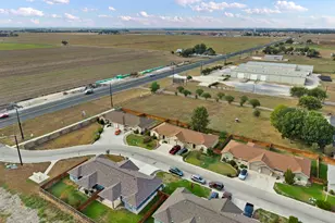 120 Navarro Xing, Seguin, TX 78155 - Photo 4
