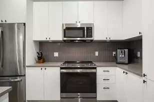 800 Embassy Dr, Austin, TX 78702 - Photo 4