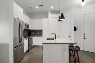 800 Embassy Dr, Austin, TX 78702 - Photo 6