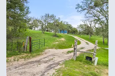 274 Old Austin Trail, Elgin, TX 78621 - Photo 8