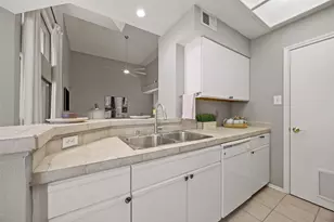 4711 Spicewood Springs Rd, Austin, TX 78759 - Photo 10