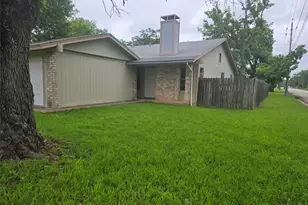 420 Vista W Ct, Bastrop, TX 78602 - Photo 2