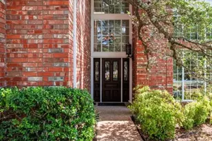 5511 Courtyard Dr, Austin, TX 78731 - Photo 2