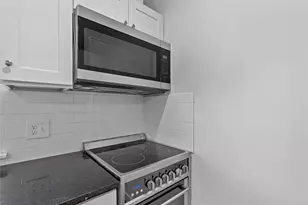 306 E 30th St, Austin, TX 78705 - Photo 20