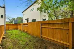 802 Philco Dr, Austin, TX 78745 - Photo 32