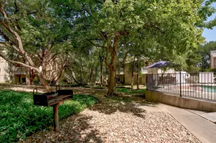2450 Wickersham Ln, Austin, TX 78741 - Photo 30