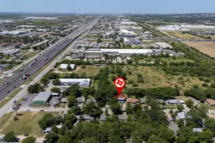 133 Sherwood St, San Marcos, TX 78666 - Photo 2
