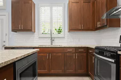 6712 Blarwood Drive, Austin, TX 78745 - Photo 6