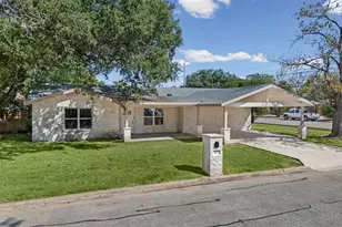 412 Oak St, Bastrop, TX 78602 - Photo 1