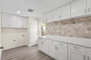 412 Oak St, Bastrop, TX 78602 - Photo 12