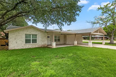 412 Oak Street, Bastrop, TX 78602 - Photo 2