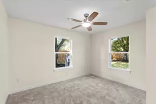 412 Oak St, Bastrop, TX 78602 - Photo 14