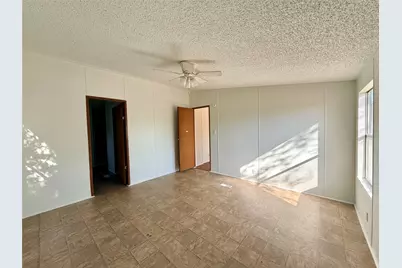 414 Avenue F, Lexington, TX 78947 - Photo 6