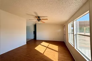 414 Ave F, Lexington, TX 78947 - Photo 10