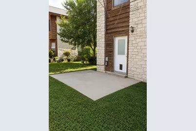 104 Leona Street, Lockhart, TX 78644 - Photo 2