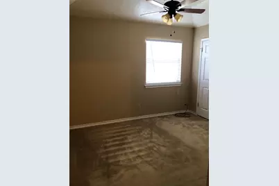 104 Leona Street, Lockhart, TX 78644 - Photo 10