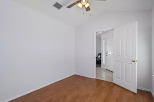 404 Yucca House Dr, Pflugerville, TX 78660 - Photo 10