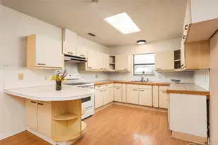 600 W Cypress St, Johnson City, TX 78636 - Photo 8