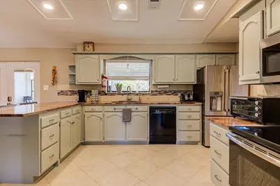 200 Harbor Cir Circle, Georgetown, TX 78633 - Photo 10