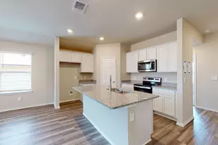 109 Little Grn Trl, Jarrell, TX 76537 - Photo 4