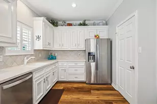 411 Sunset Cir, Galveston, TX 77554 - Photo 12