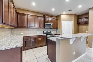 305 Leather Oak Loop, San Marcos, TX 78666 - Photo 10