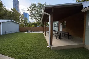 907 E 3rd St, Austin, TX 78702 - Photo 22