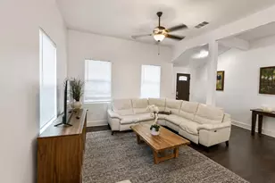 907 E 3rd St, Austin, TX 78702 - Photo 8