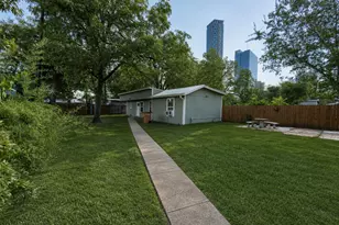 907 E 3rd St, Austin, TX 78702 - Photo 24