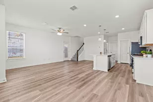 108 Hartson Dr, Taylor, TX 76574 - Photo 2